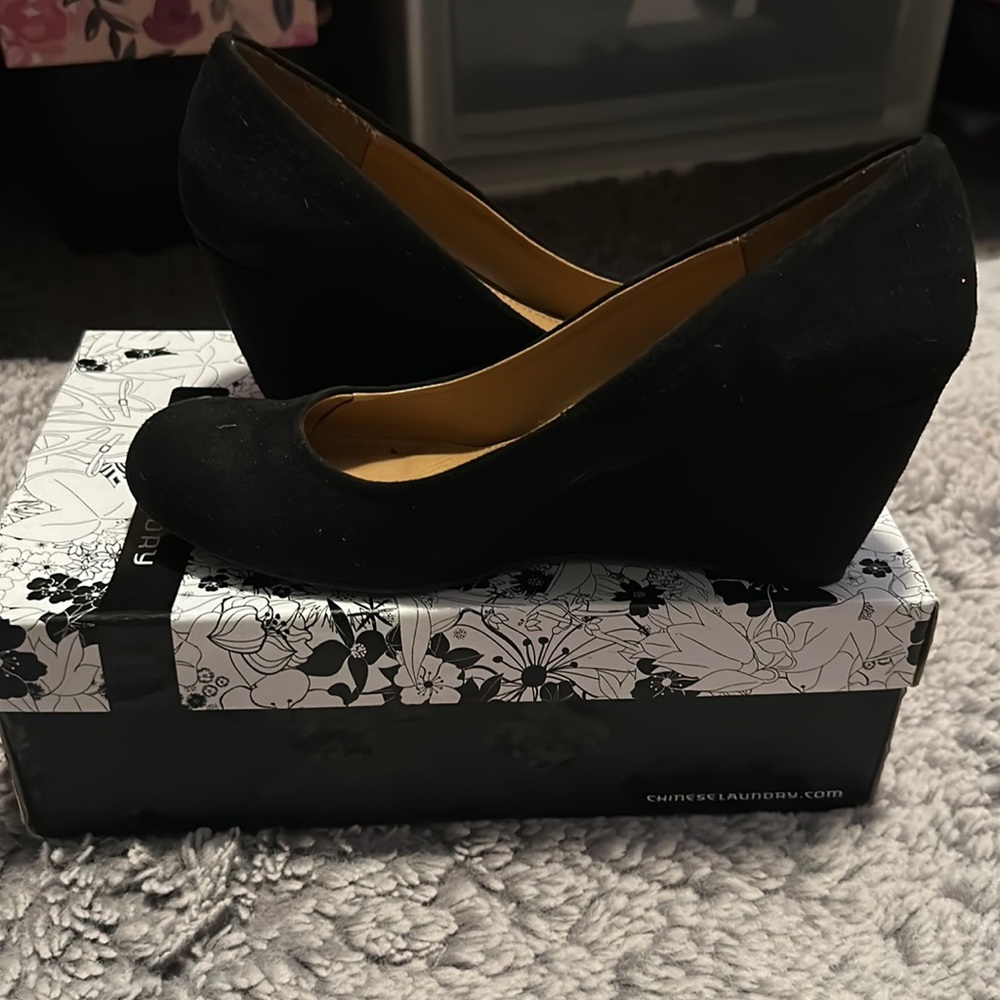 Chinese Laundry, black suede, small heel